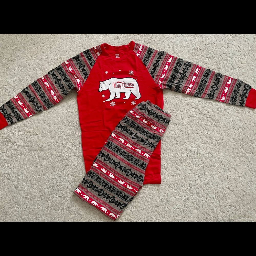 Kids watching Christmas pjs .